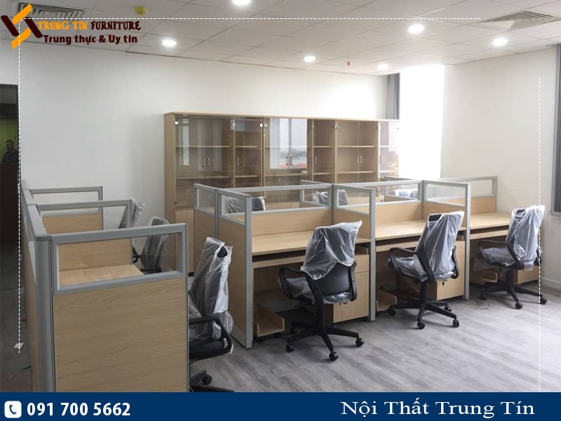 Vách ngăn khung nhôm gỗ kính VND35-17